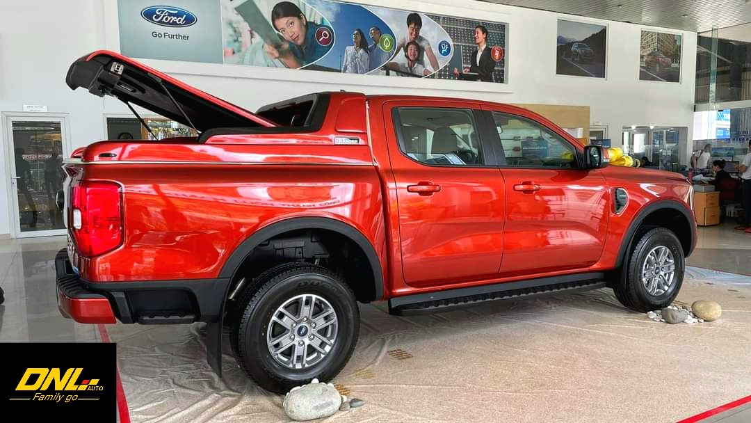 Nắp thùng xe bán tải Ford Ranger 2023 thấp đã có giá bán tại DNL Auto
