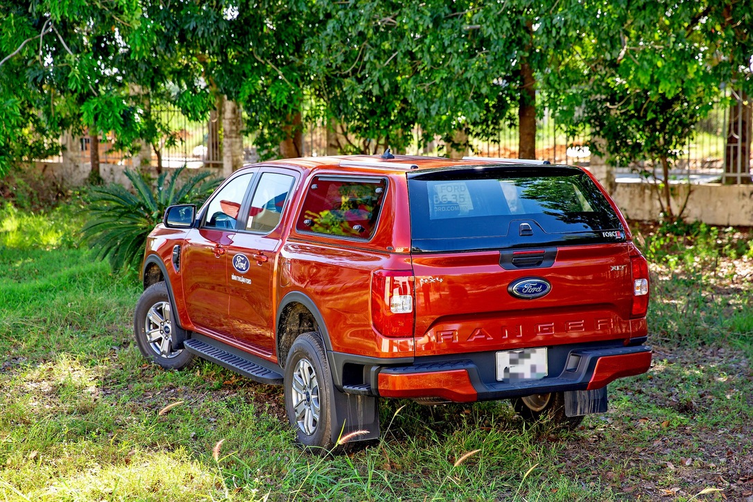 Nắp thùng cao dành cho Ford Triton Navara Hilux BT50 Dmax Colorado