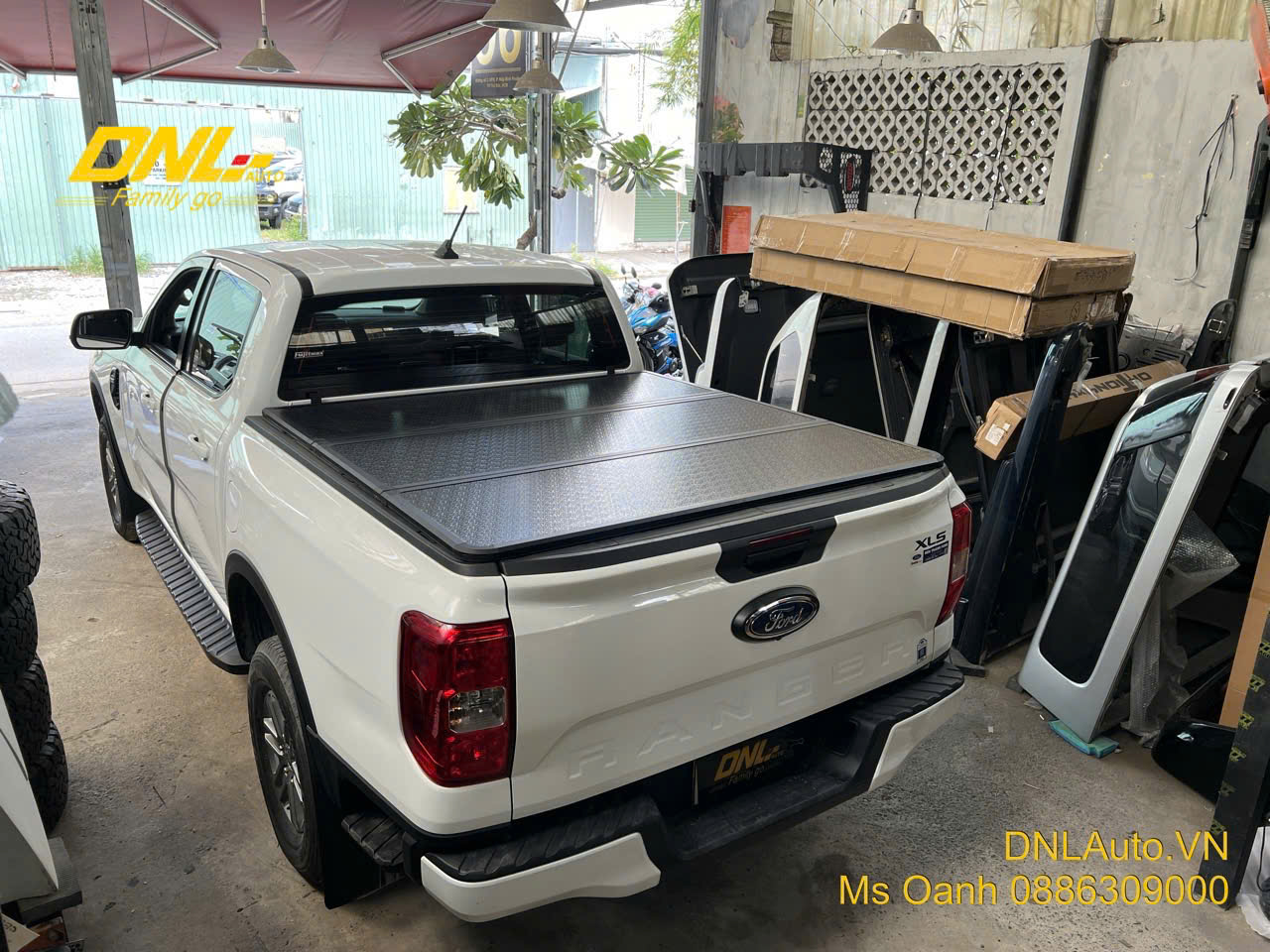 Nắp thùng 3 tấm cho xe bán tải – Giải pháp bền bỉ, tiện dụng và kinh tế