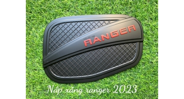 Ốp nắp xăng Ranger 2023 màu đen