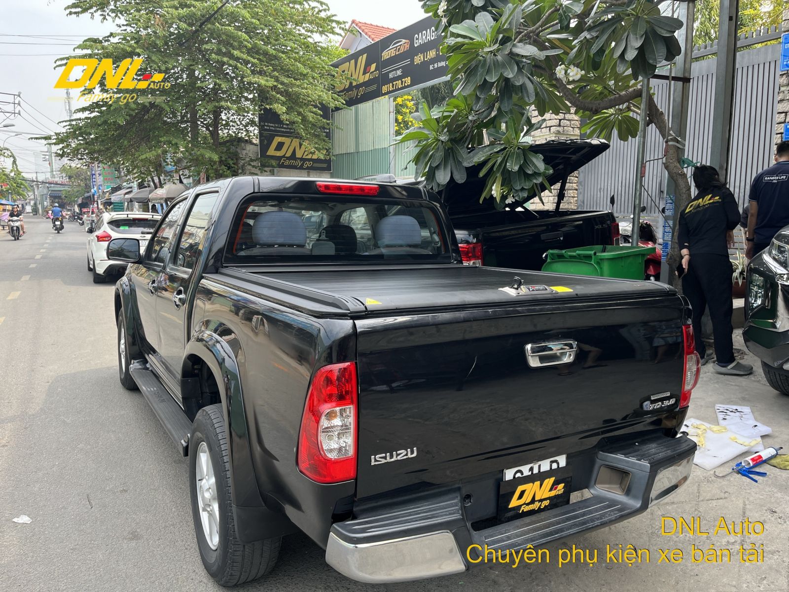 Nắp thùng cuộn cơ ANPHA dành cho DMAX 2002-2012 được lắp đặt tại DNL AUTO