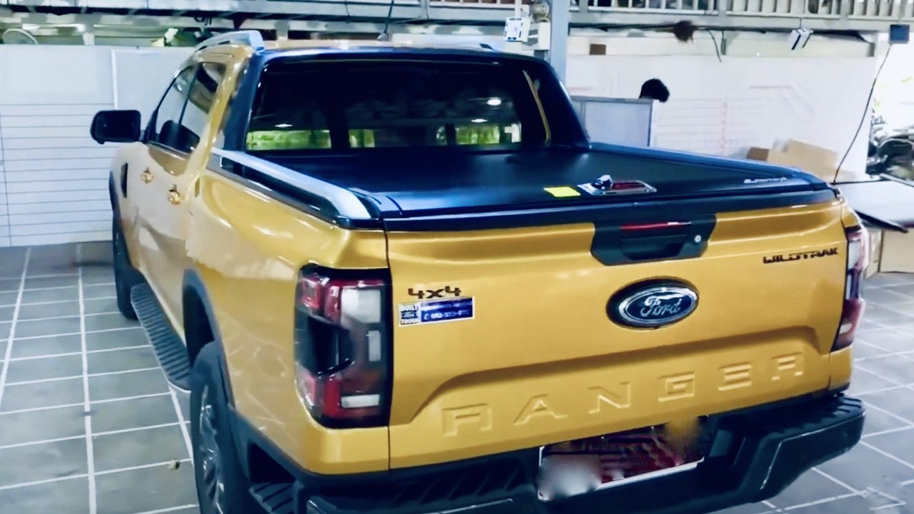 Nắp thùng Ford Ranger