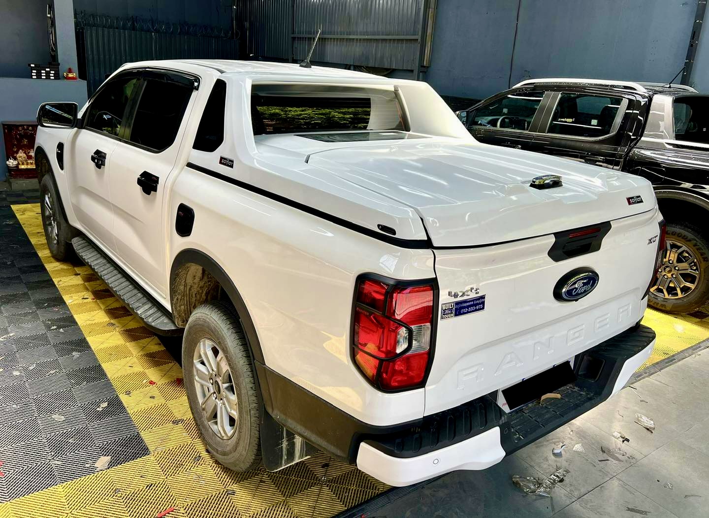nắp thùng thấp dành cho Ford Ranger 2023