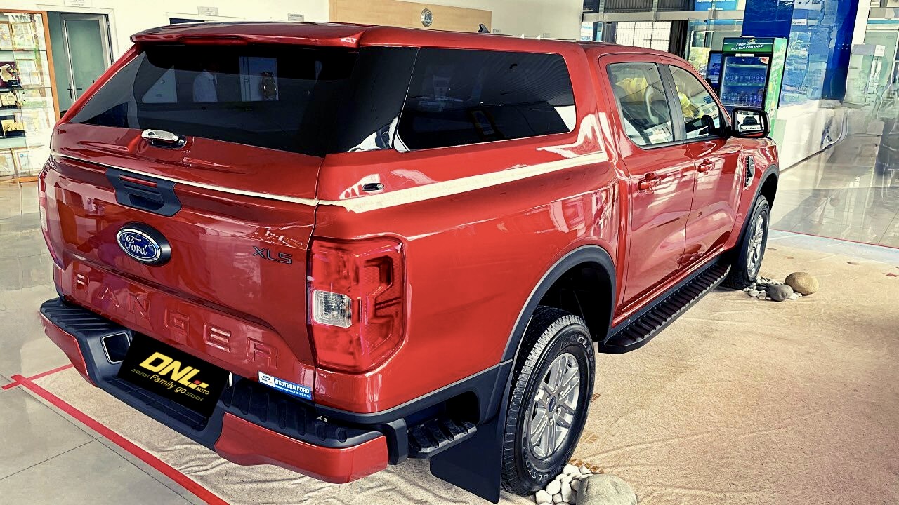 Nắp thùng cao Ford Ranger 2023