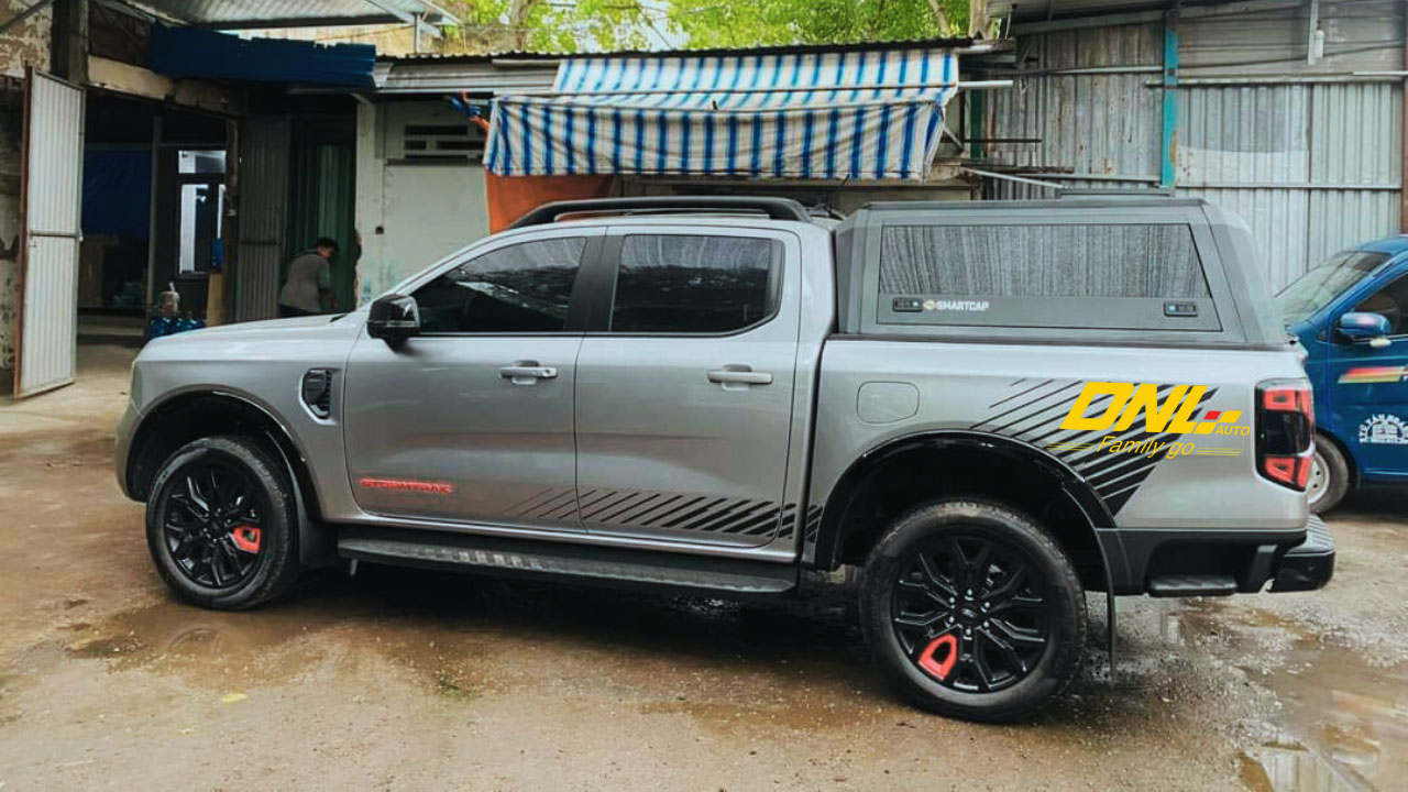 Giá nắp thùng cao Ford Ranger Stormtrak tại DNLAuto