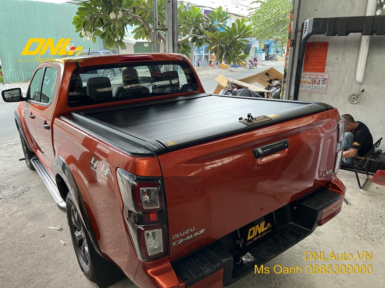 Giá nắp thùng cuộn cơ Dmax tại DNLAuto