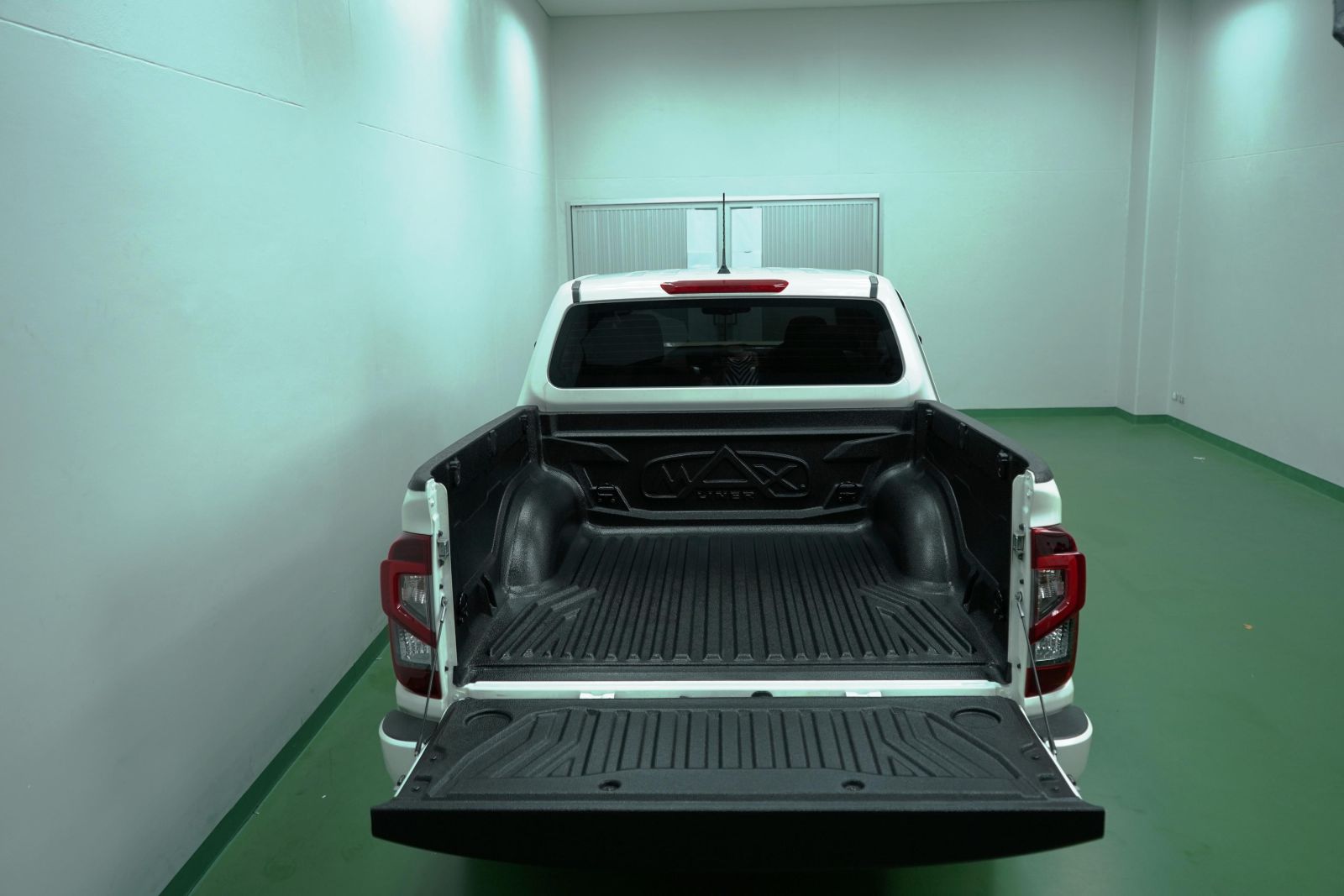 Lót thùng Nissan Navara 2021+