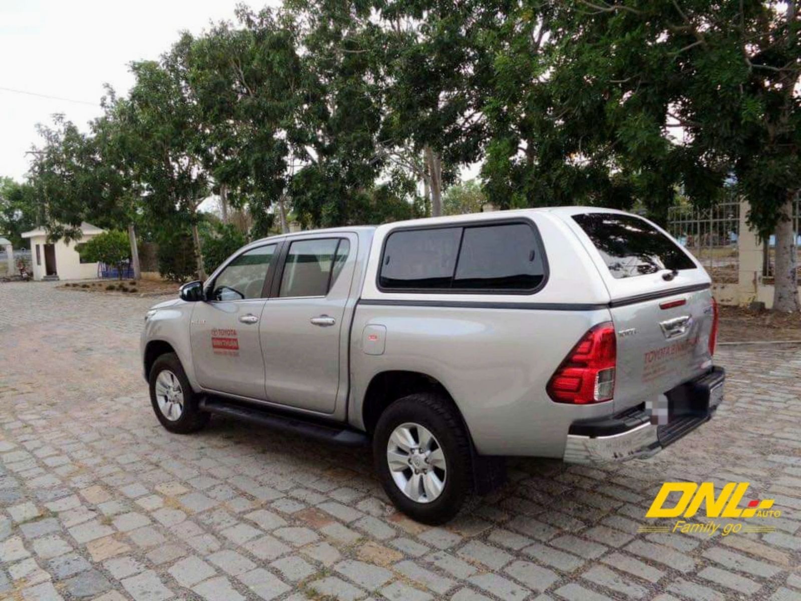 Nap-thung-cao-hilux-cua-lua-DNLAuto-