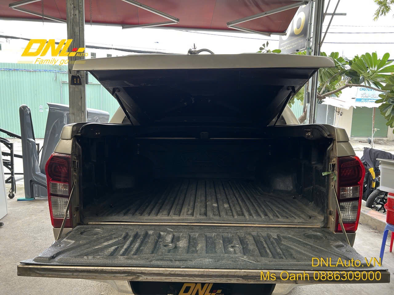 nắp thùng thấp Dmax