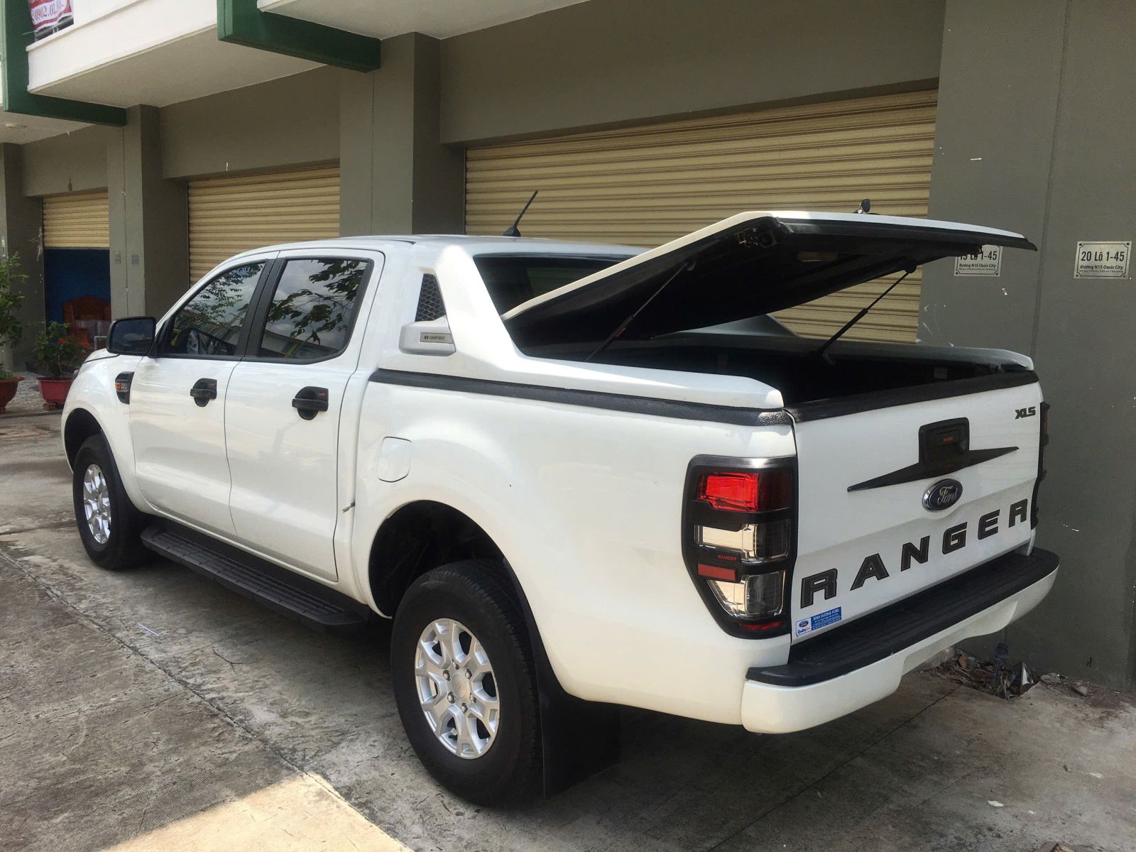  thanh lý nắp thùng thấp Ford Ranger 2013-2022