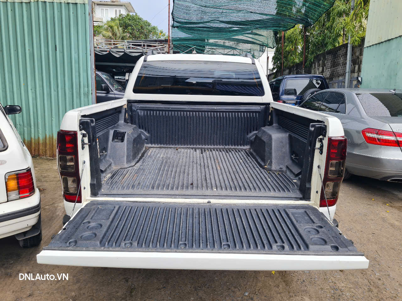 Thanh lý lót thùng Ford Ranger mẫu không vành, phù hợp cho Ford Ranger 2013-2022