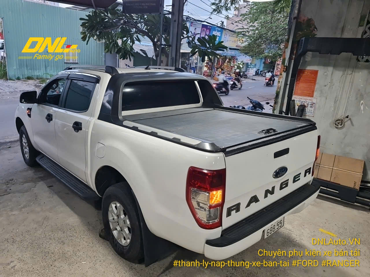  thanh lý nắp thùng cuộn cơ Ford Ranger Wildtrak đời 2013-2022