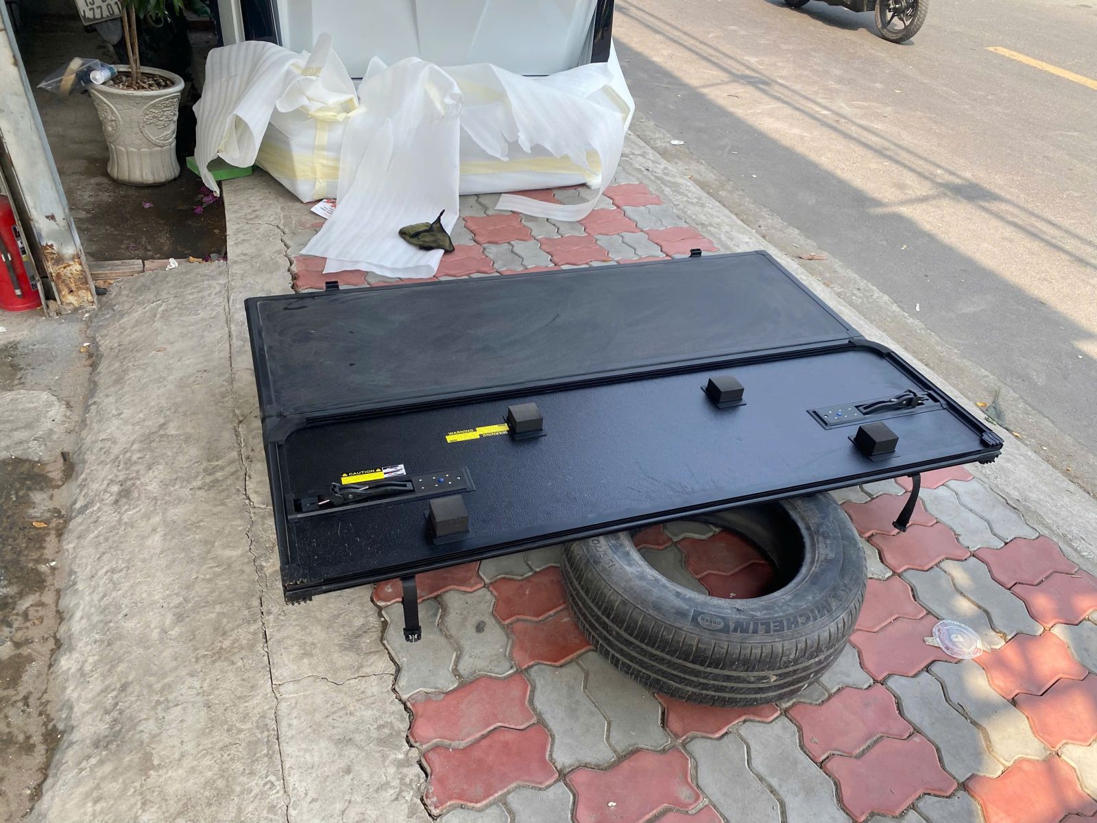 Nắp 3 tấm ranger