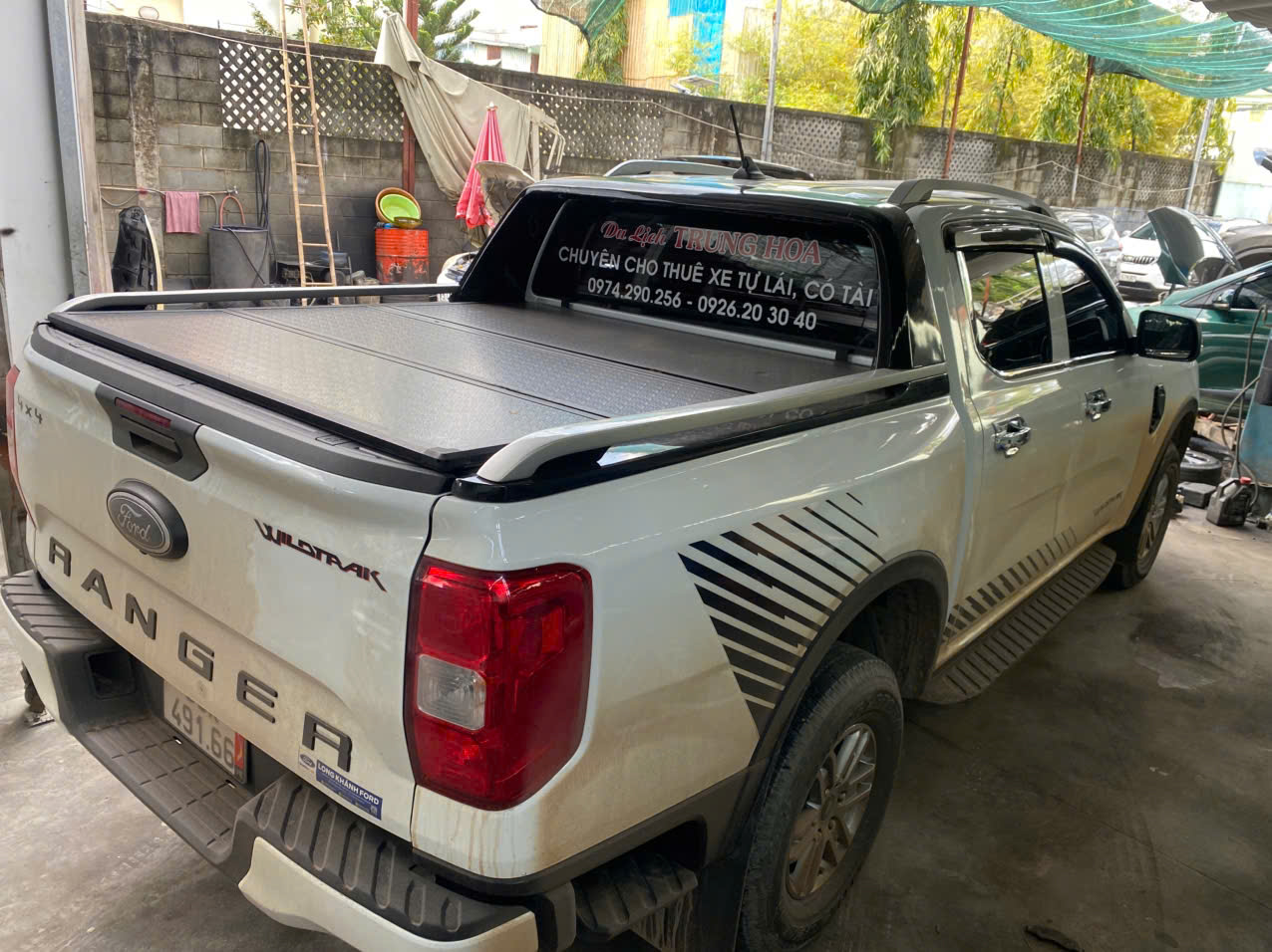 Nắp thùng 3 tấm wildtrak