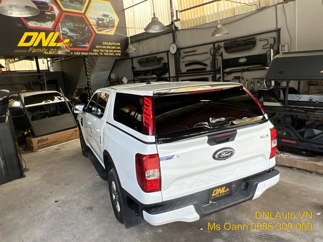 thanh lý nắp thùng cao có đèn dành cho Ford Ranger Nextgen 2022-2025,