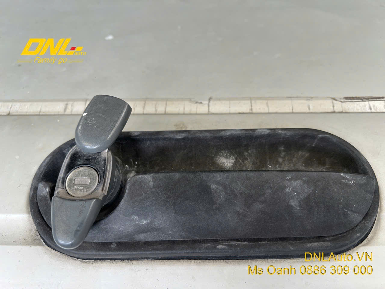 Thanh Lý Nắp Thùng Cuộn Cơ Ford Ranger Wildtrak 2013–2022