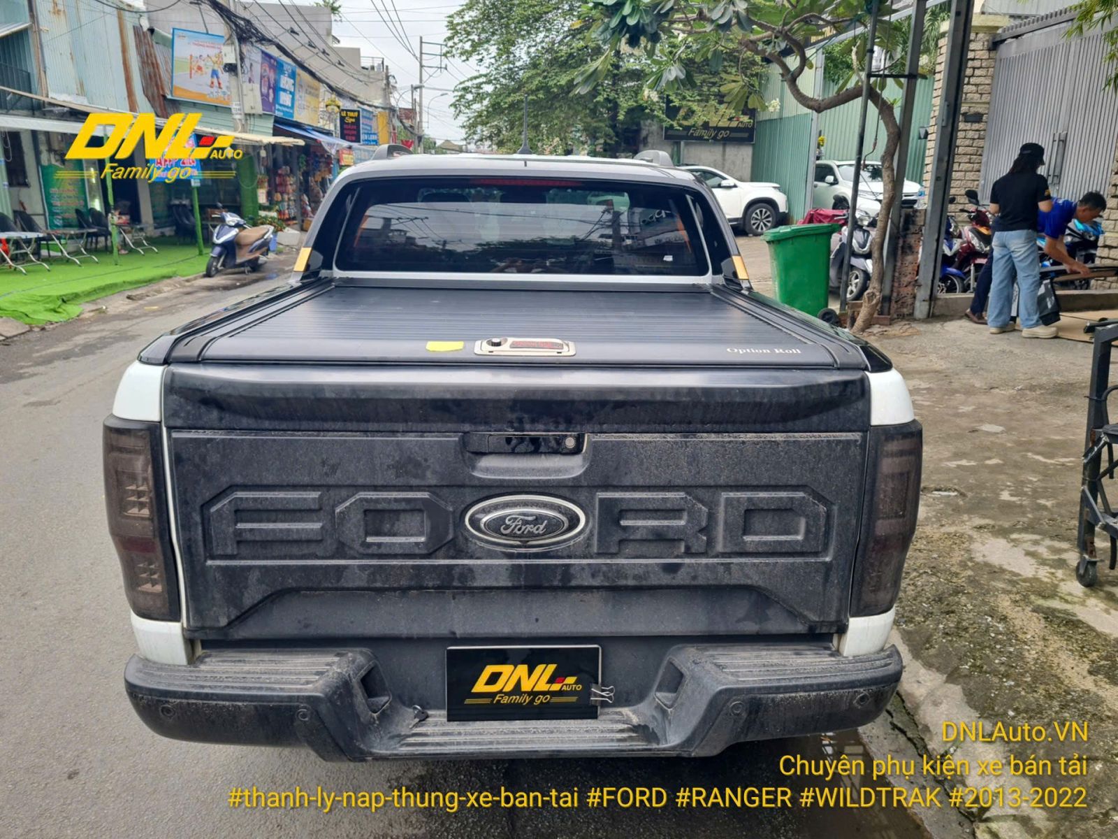  thanh lý nắp thùng cuộn cơ Ford Ranger Wildtrak hiệu Option Roll