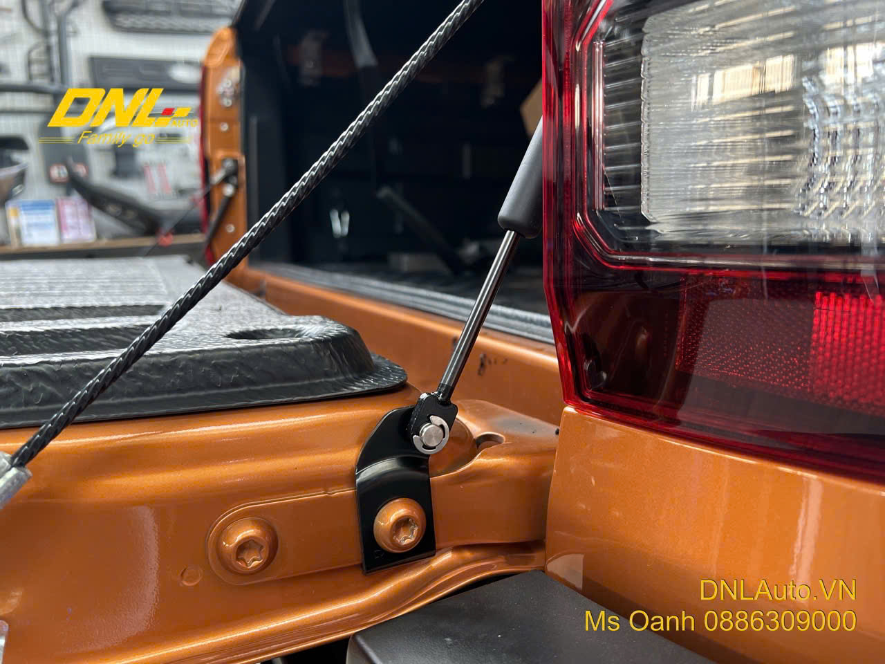 Ty hãm bửng sau Mitsubishi Triton 2024+ - PNK Thái Lan