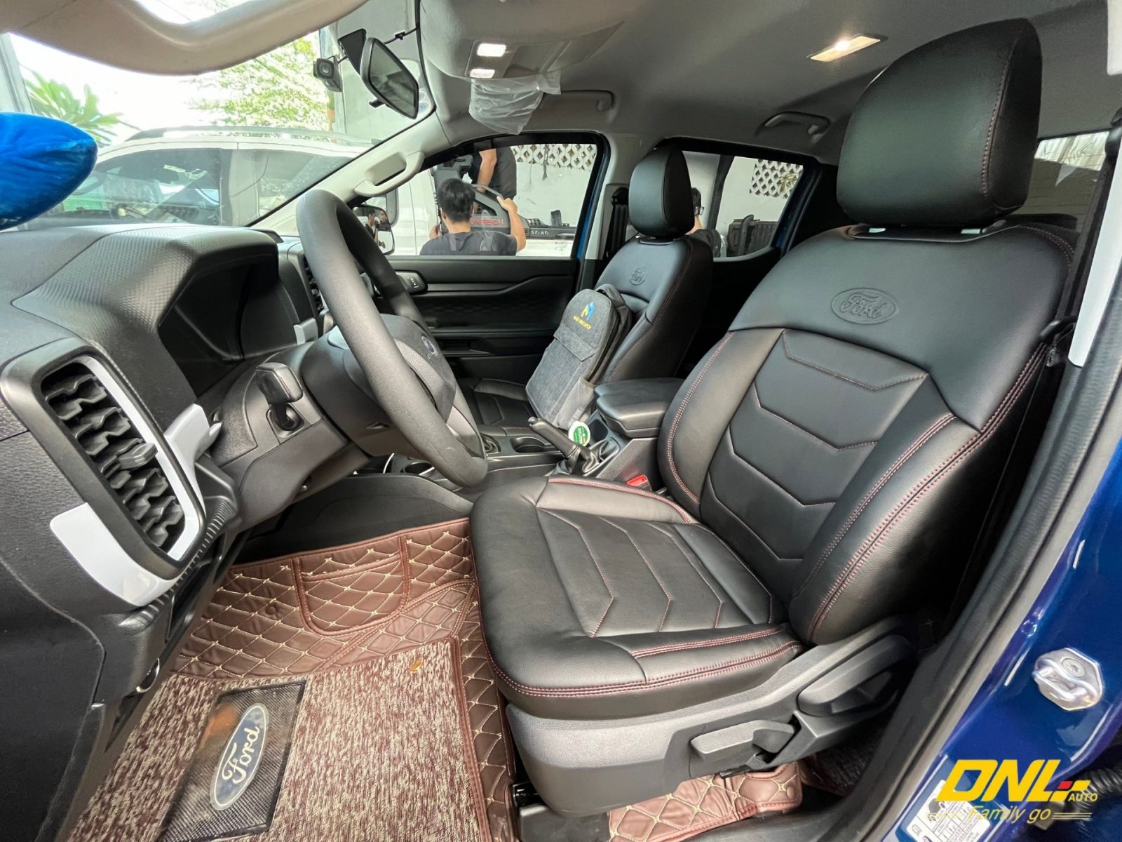 Bọc ghế da xe bán tải Ford Ranger Nextgen 2023 tại DNL Auto