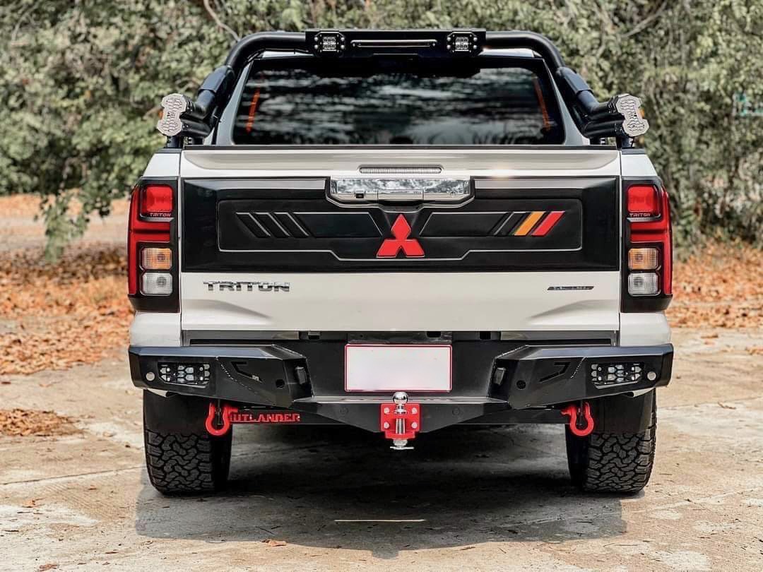 Ốp cản sau bodykit Victor TRITON 2025