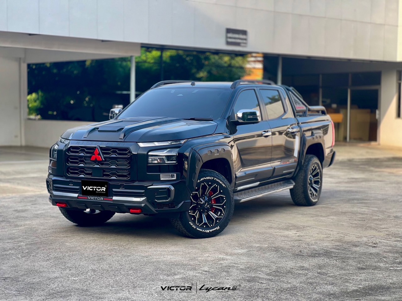 ốp hông cửa bodykit victor TRITON 2025