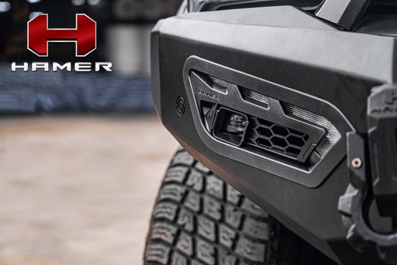 Cản trước HAMER đầy đủ các đèn tín hiệu và tăng sáng cho xe