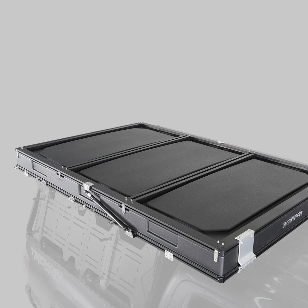 Lều nóc iKamper BDV Duo cực kỳ gọn khi đóng hoàn toàn