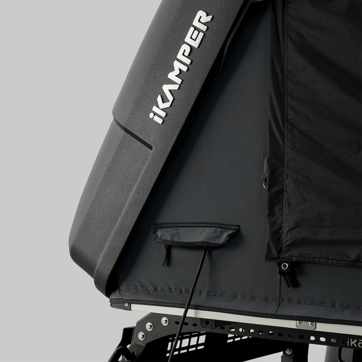đường chờ để đưa dây điện vào lều nóc ô tô Skycamp 4.0 Duo