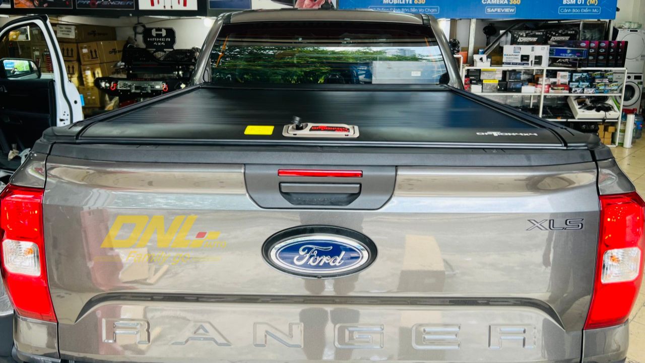 nắp thùng cuộn cơ Option Roll dành cho Ford Ranger 2023