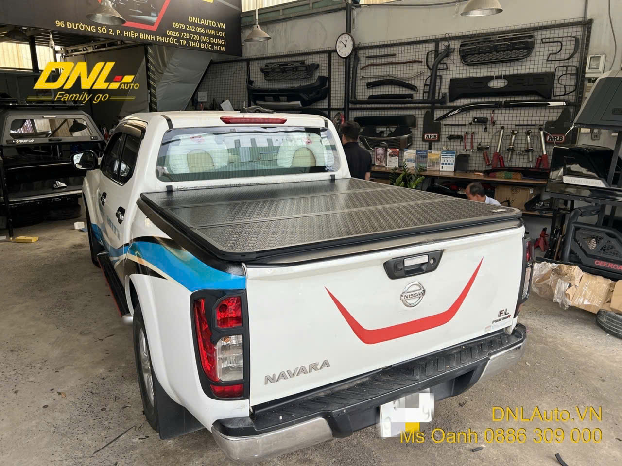 Nắp thùng 3 tấm NAVARA 2015-2020 tại DNL Auto