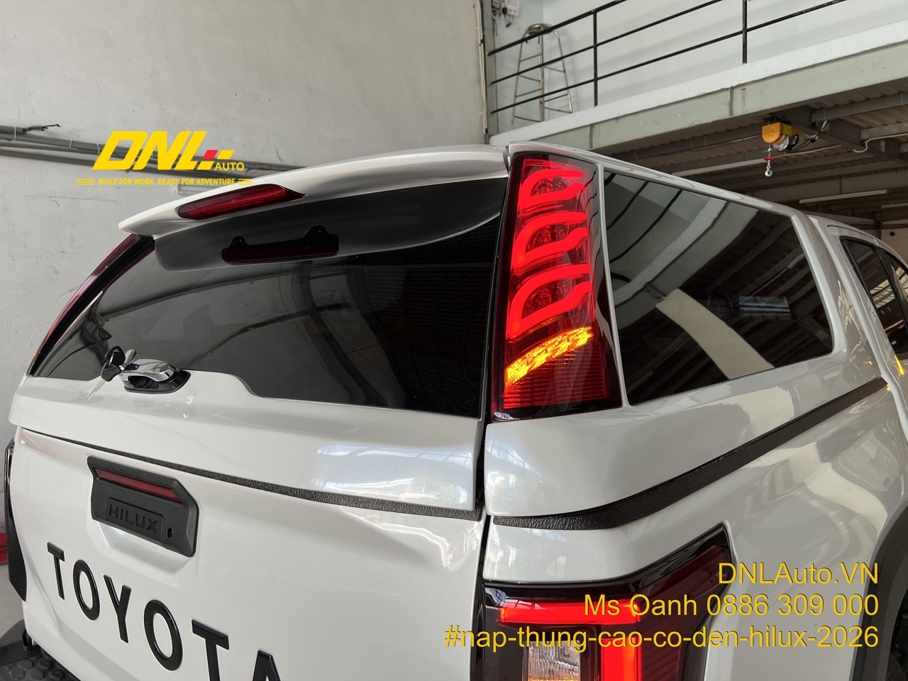 Đèn LED trên nắp thùng cao HILUX 2026 