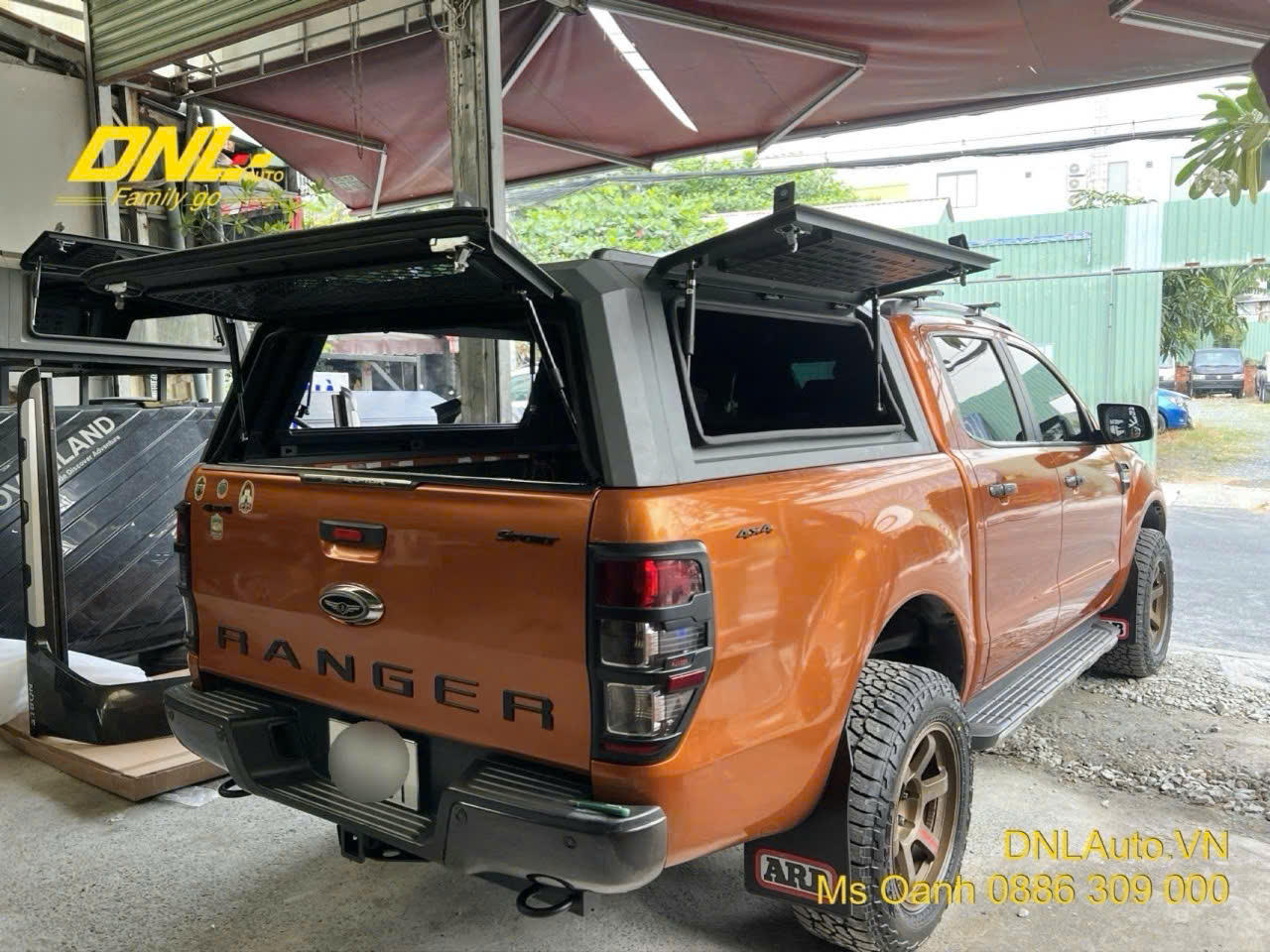 Nắp thùng cao hợp kim lắp đặt hoàn thiện trên Ford Ranger