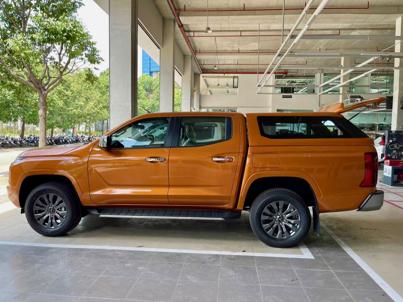 Nắp thùng cao Triton 2024+