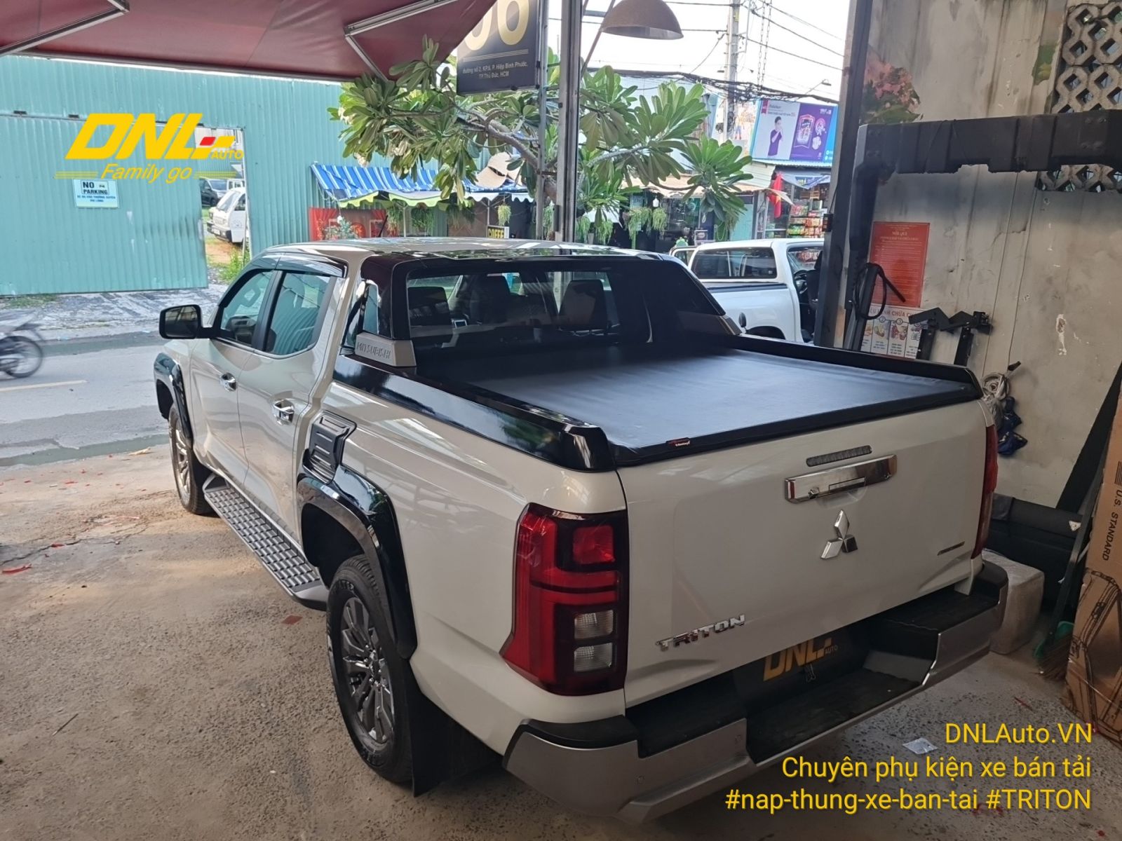 Nắp thùng cuộn mềm OPTION cho TRITON ATHLETE tại DNL Auto