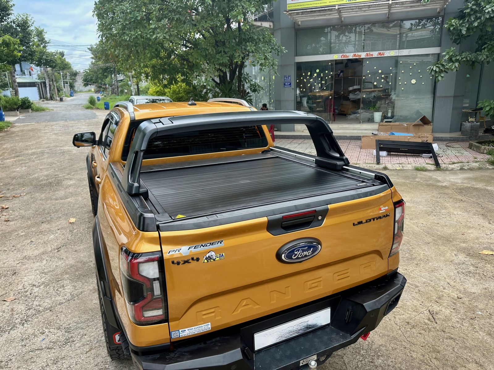 Nắp thùng cuộn cơ A ROLLER dành cho FORD STORMTRAK