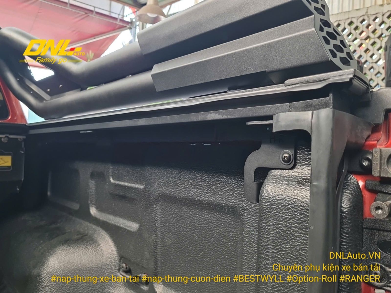 Lắp đặt nắp thùng cuộn cơ Option không độ chế, khoan cắt thùng xe