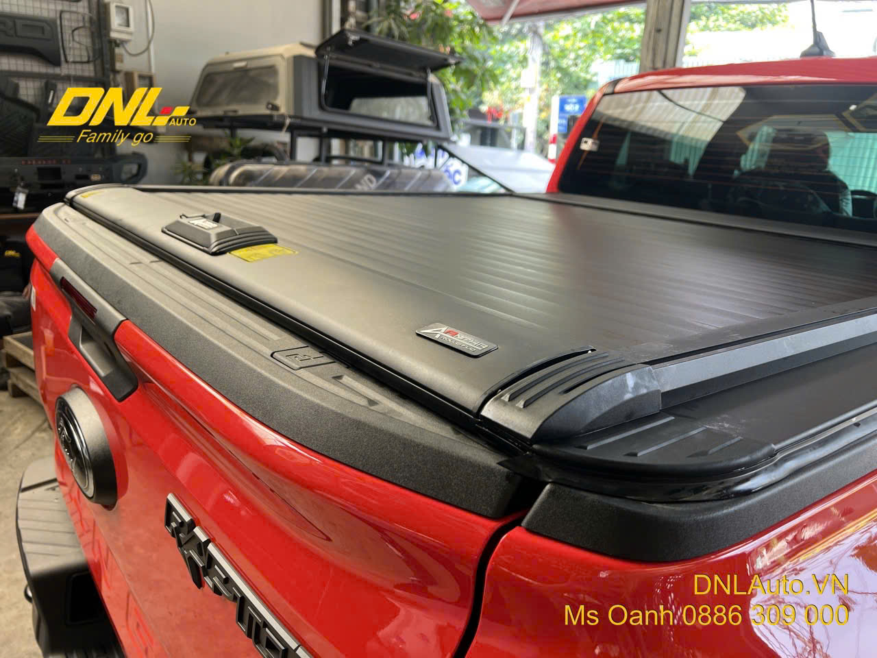 Thiết kế nắp thùng cuộn cơ bằng các thanh nhôm đan xen