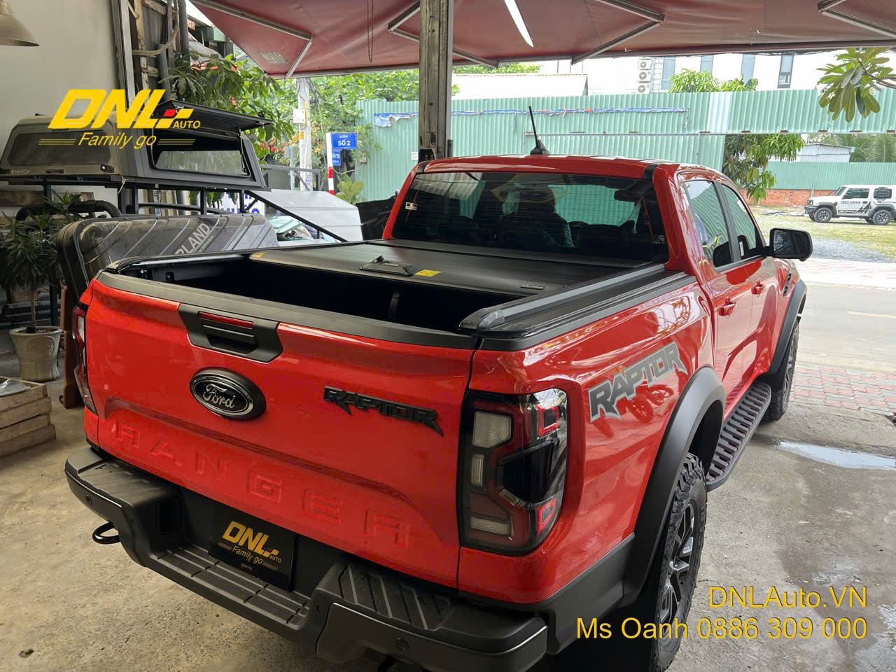 Kéo mở nhẹ nhàng với nắp thùng cuộn cơ