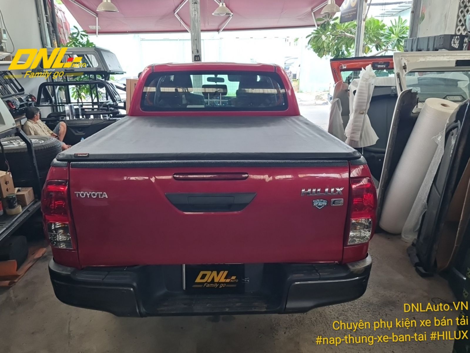 Nắp thùng cuộn mềm chuẩn form cho HILUX 2015-2024