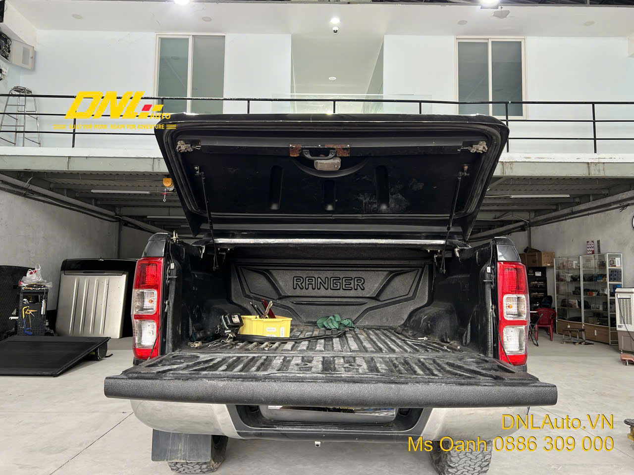 Không gian kín bảo vệ hàng hoá với nắp thùng thấp FULLBOX dành cho FORD RANGER