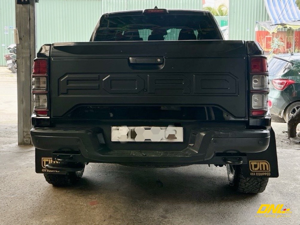 Ốp bửng sau chữ FORD cho Ford Ranger Raptor 2018-2020