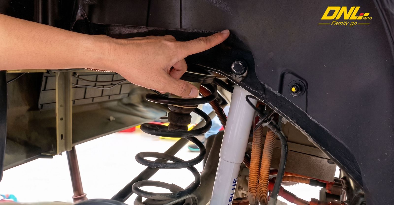 Phuộc PNK lắp trên VF3 chính hãng