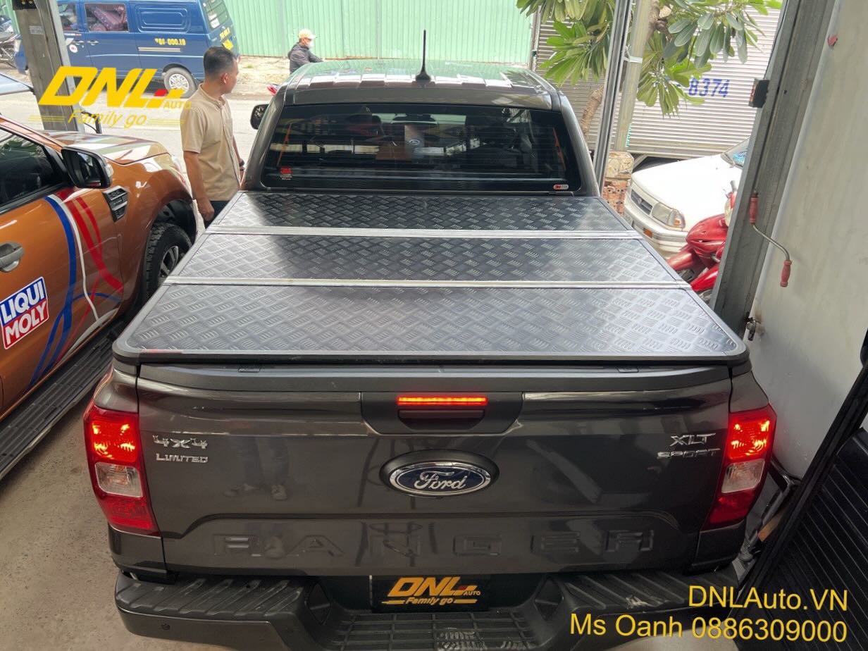 thanh lý nắp thùng 3 tấm cũ tại DNL Auto