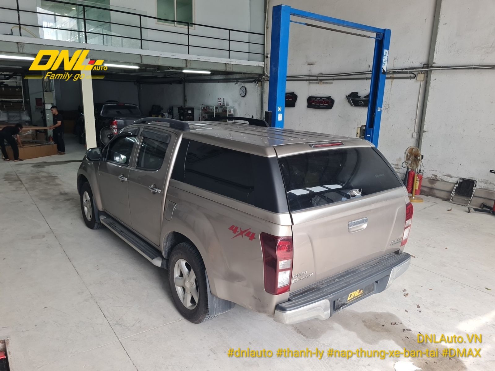 Nắp thùng cao DMAX, màu ghi vàng tại DNL Auto