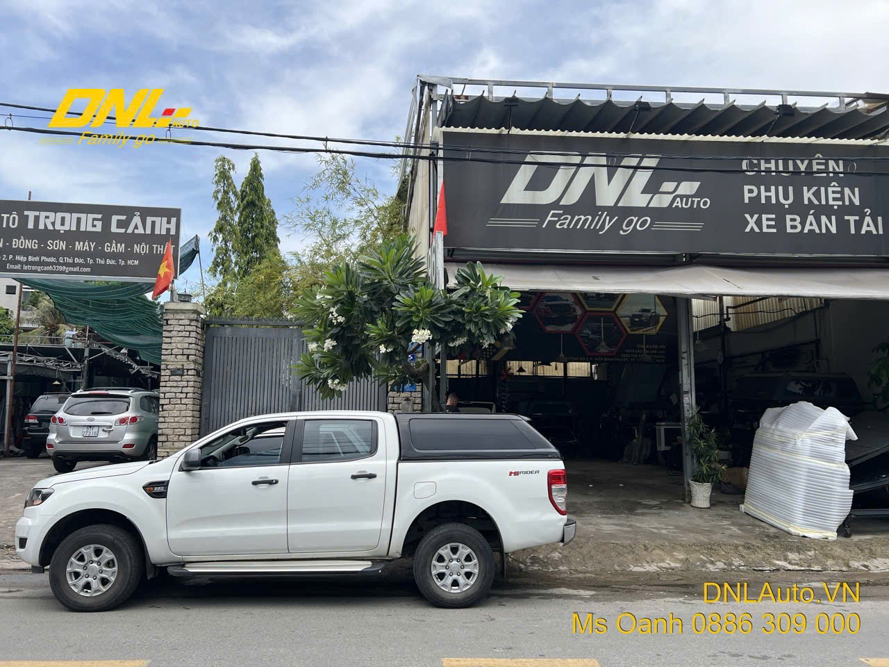 Nắp thùng cao Ford Ranger màu đen, đã qua sử dụng